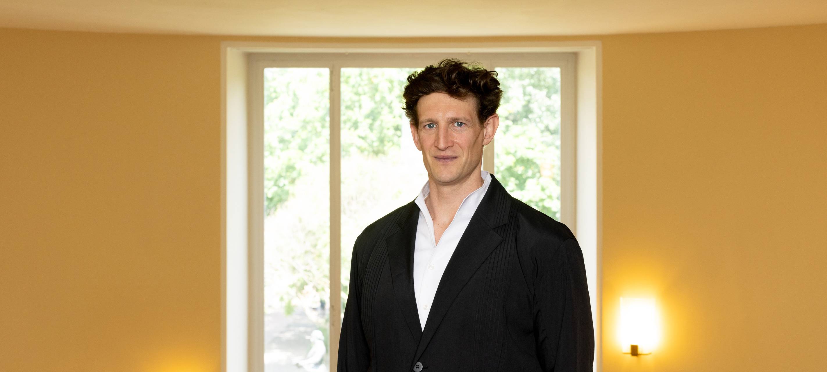 Der neue Generalmusikdirektor der Deutschen Oper am Rhein Evan Rogister.