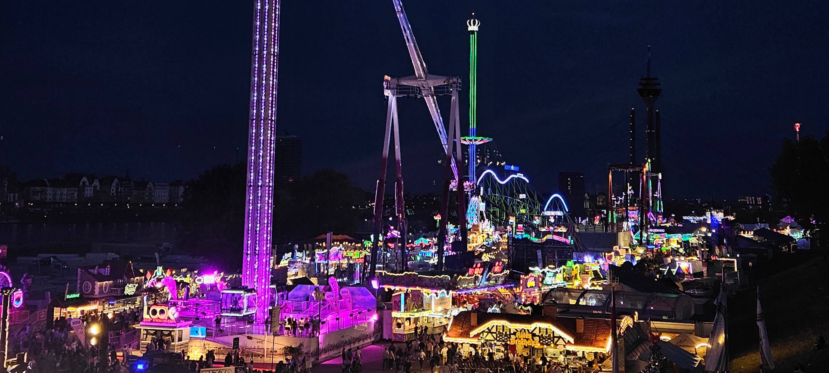 Rheinkirmes bei Nacht