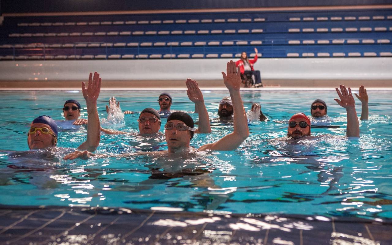 Die Männer trainieren im Schwimmbecken für das große Ziel: Ein internationales Turnier!