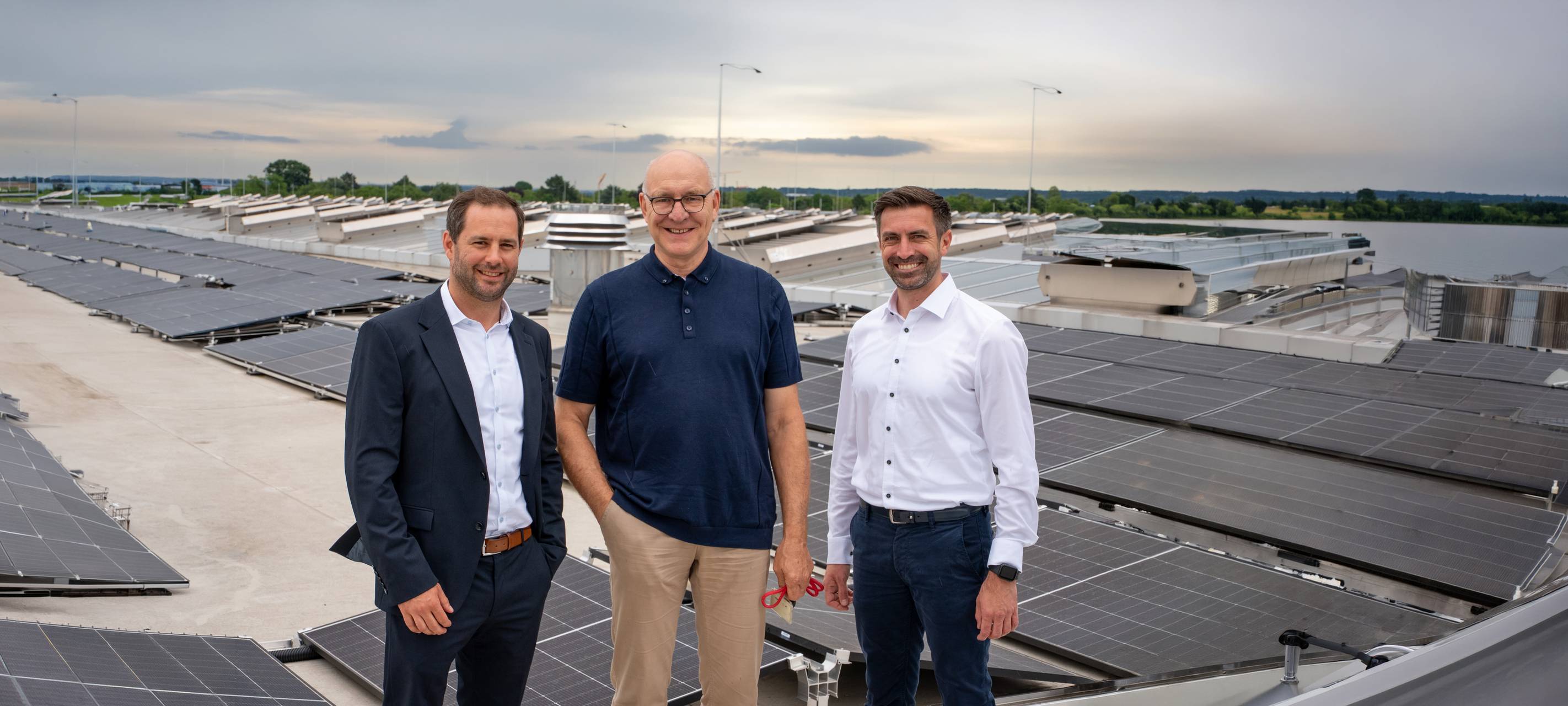 Neue Photovoltaikanlage auf Messe-Dächern