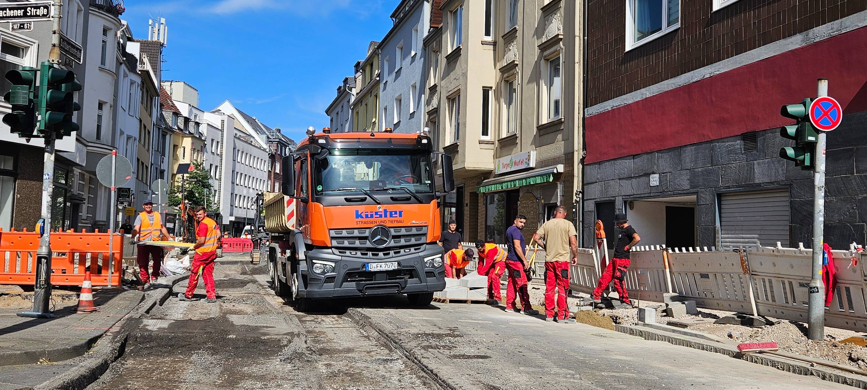 Baustelle auf der Suitbertusstraße.