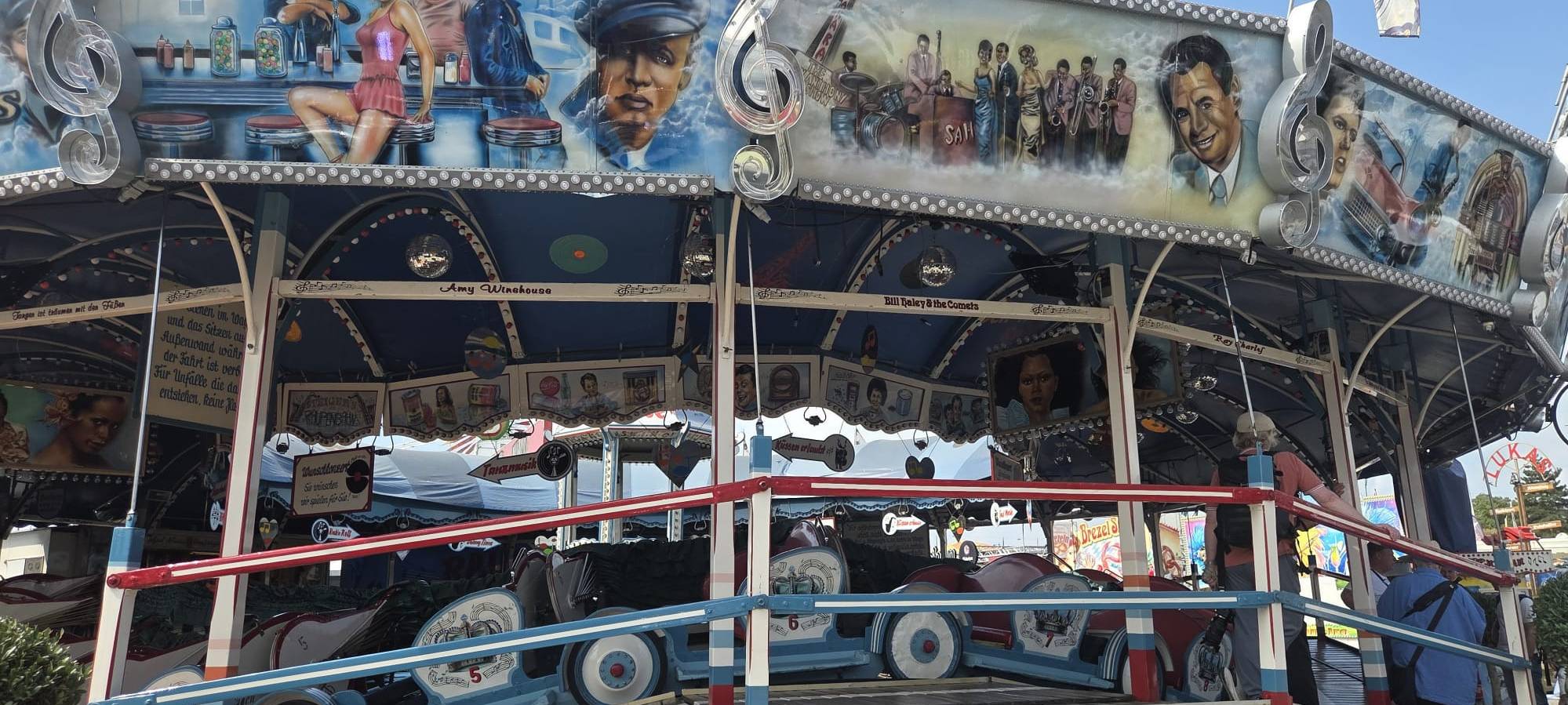 Das Fahrgeschäft Original Raupenbahn auf der Rheinkirmes 2026