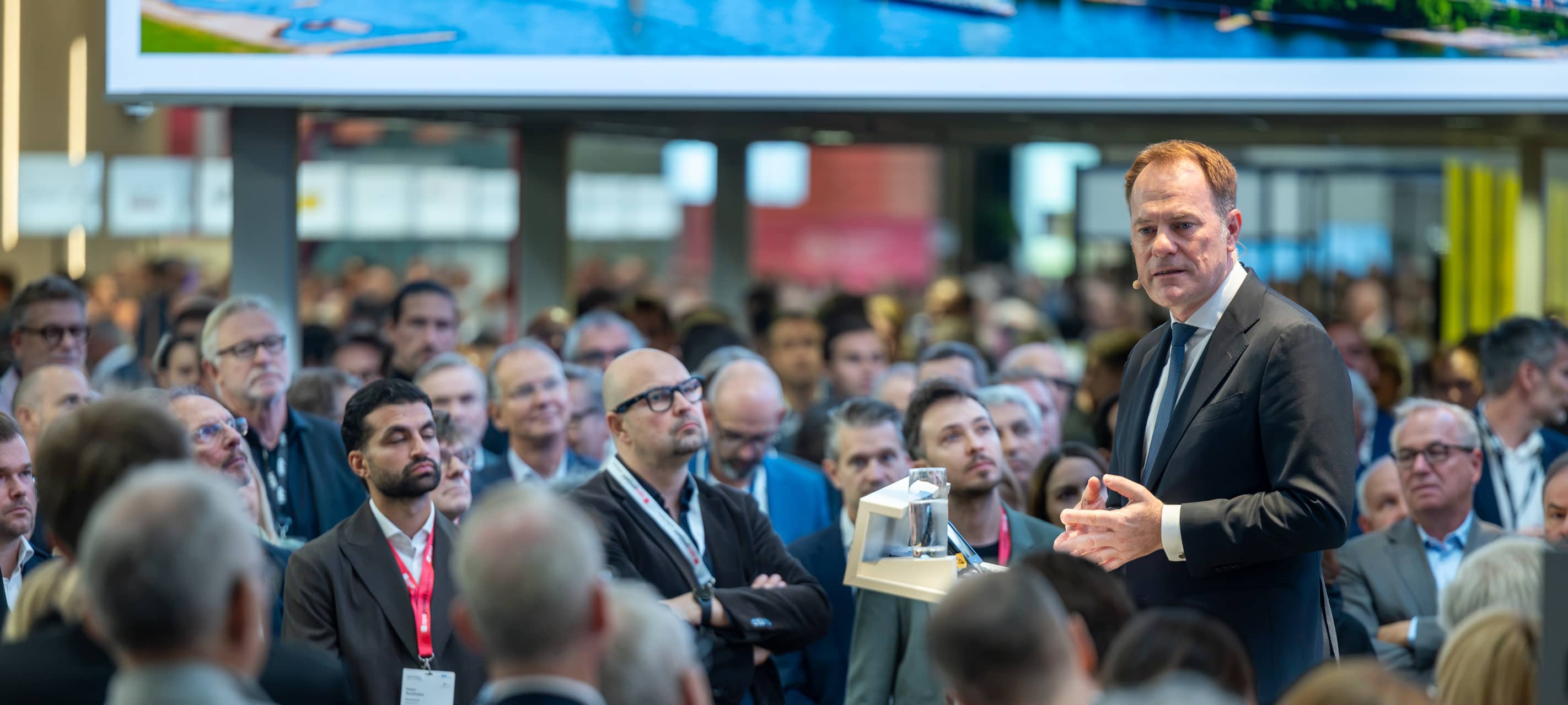 Oberbürgermeister Dr. Stephan Keller bei seiner Präsentation am Messestand der Landeshauptstadt Düsseldorf auf der Expo Real 2026 in München.