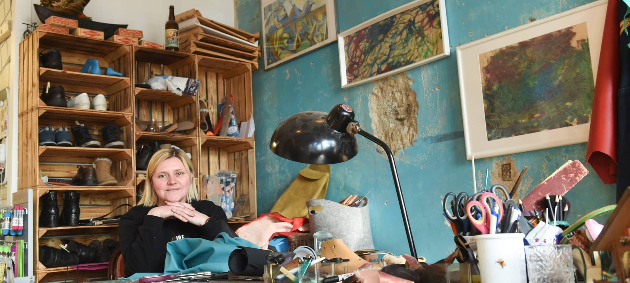 Karina Ranft in ihrem Laden in Gerresheim