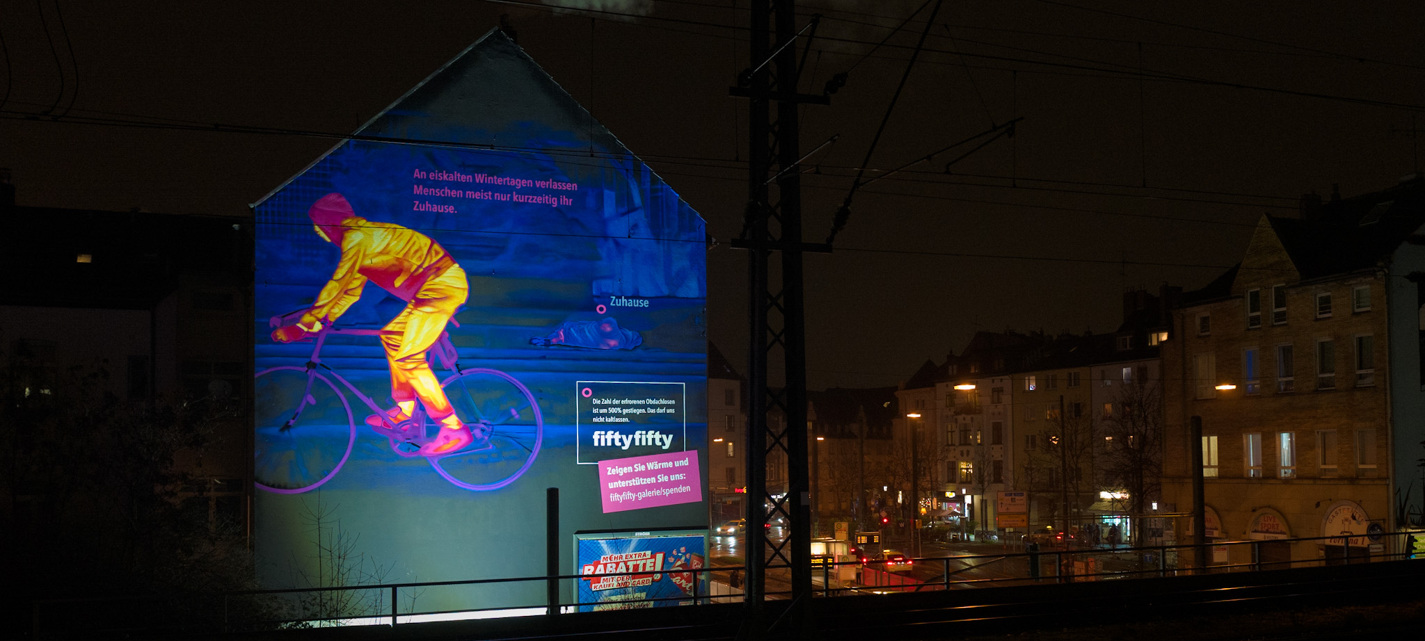 Düsseldorf - "fiftyfifty" rüttelt mit Kampagne auf