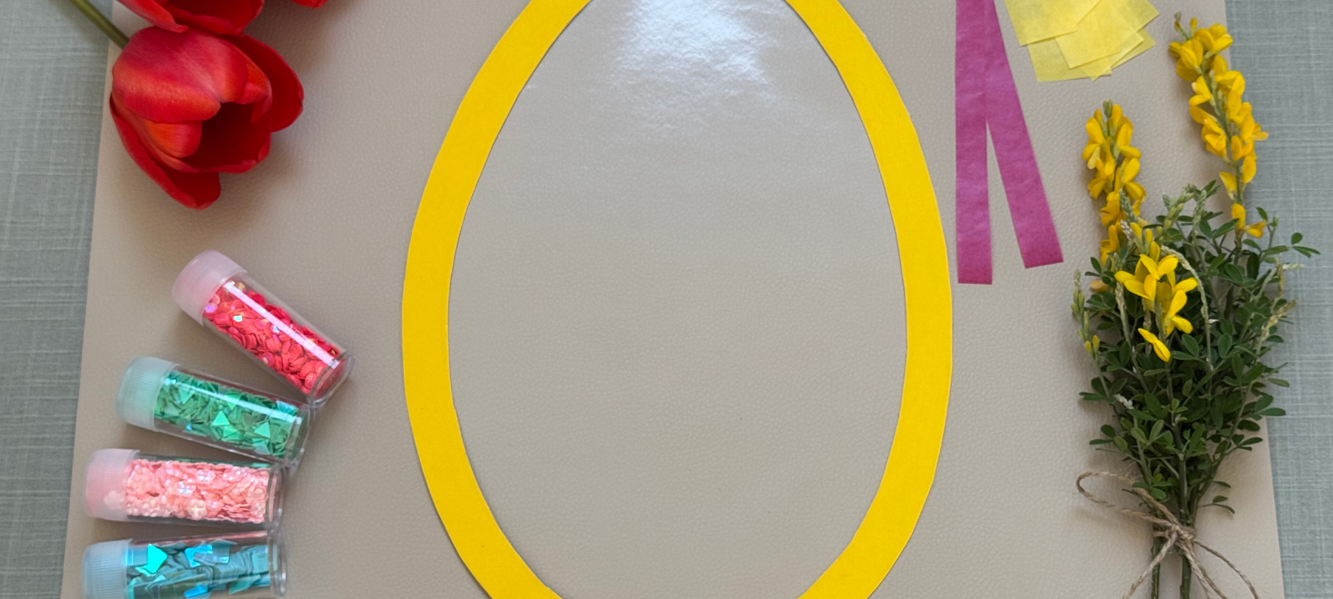 5. dekorieren: Transparentpapier-Stückchen, Glitzer, Pailletten